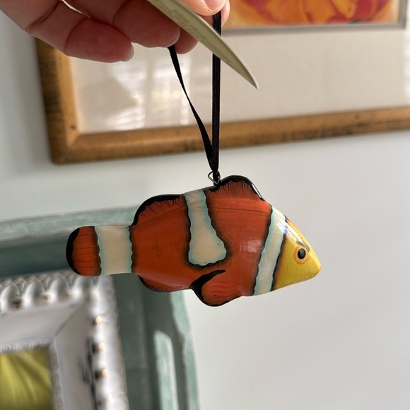 Artisan Made Wooden Ornament Clown Fish NWT - Picture 2 of 6